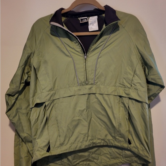 The North Face Vintage Green Windbreaker Jacket -Pre-Loved, Lightweight Packable - Picture 2 of 9